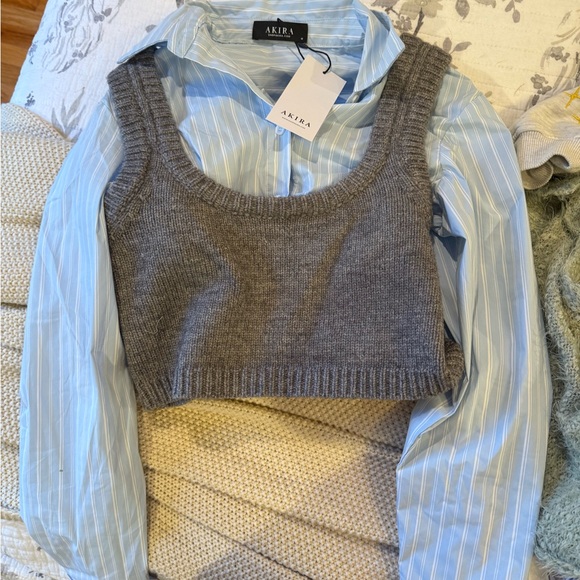 AKIRA Gray Knit Crop Top